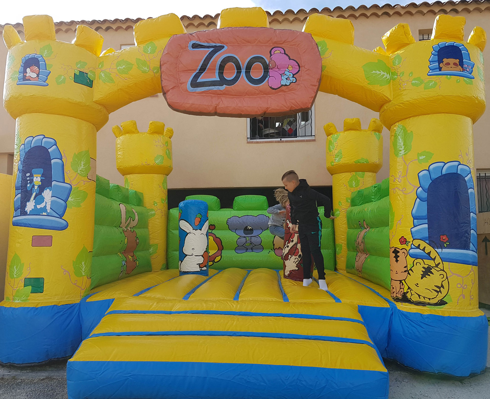  château gonflable Zoo 