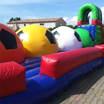 gonflable total wipeout boules