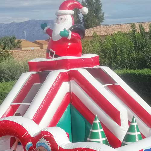 multi activité avec toboggan et thème noël